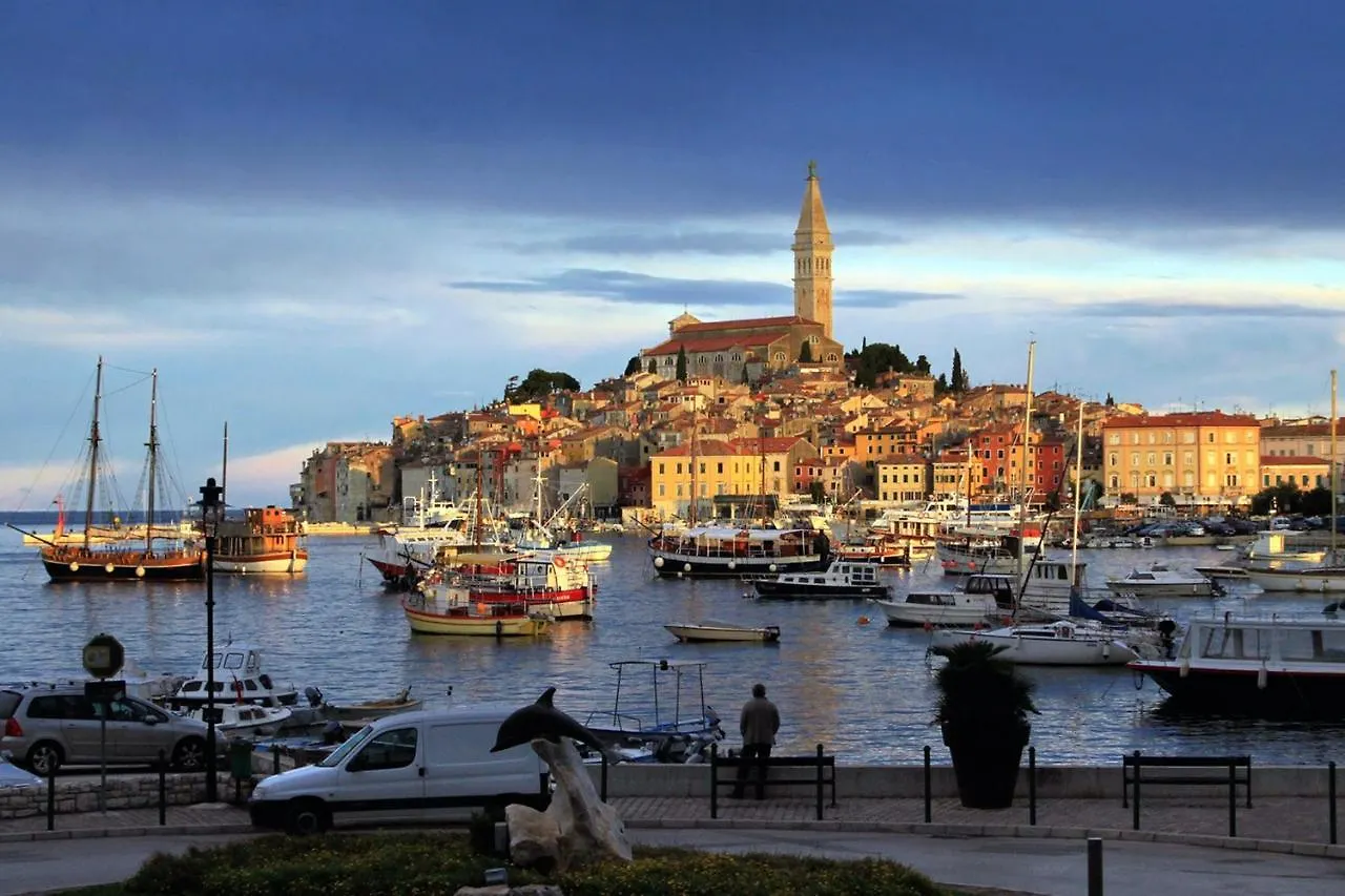 Apartments By The Sea Rovinj - 3373 Kroatië