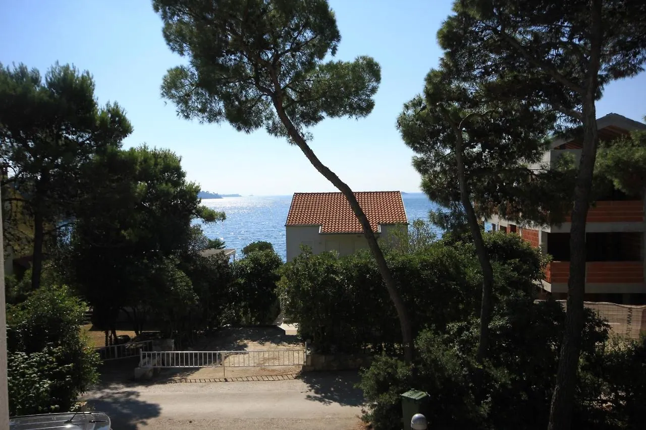 Apartments By The Sea Rovinj - 3373
